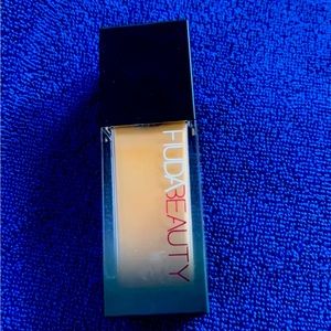 Huda Beauty Faux Filter Foundation